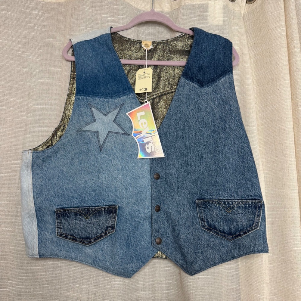 NWT Levis Pride Collection Patchwork Celestial Denim Vest Reversible Blue Large